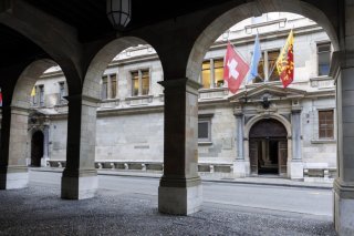 Le projet de budget 2026 de l'Etat de Genève, présenté jeudi par le Conseil d'Etat à l'Hotel-de-Ville, affiche un déficit de 409,4 millions de francs. KEYSTONE/SALVATORE DI NOLFI